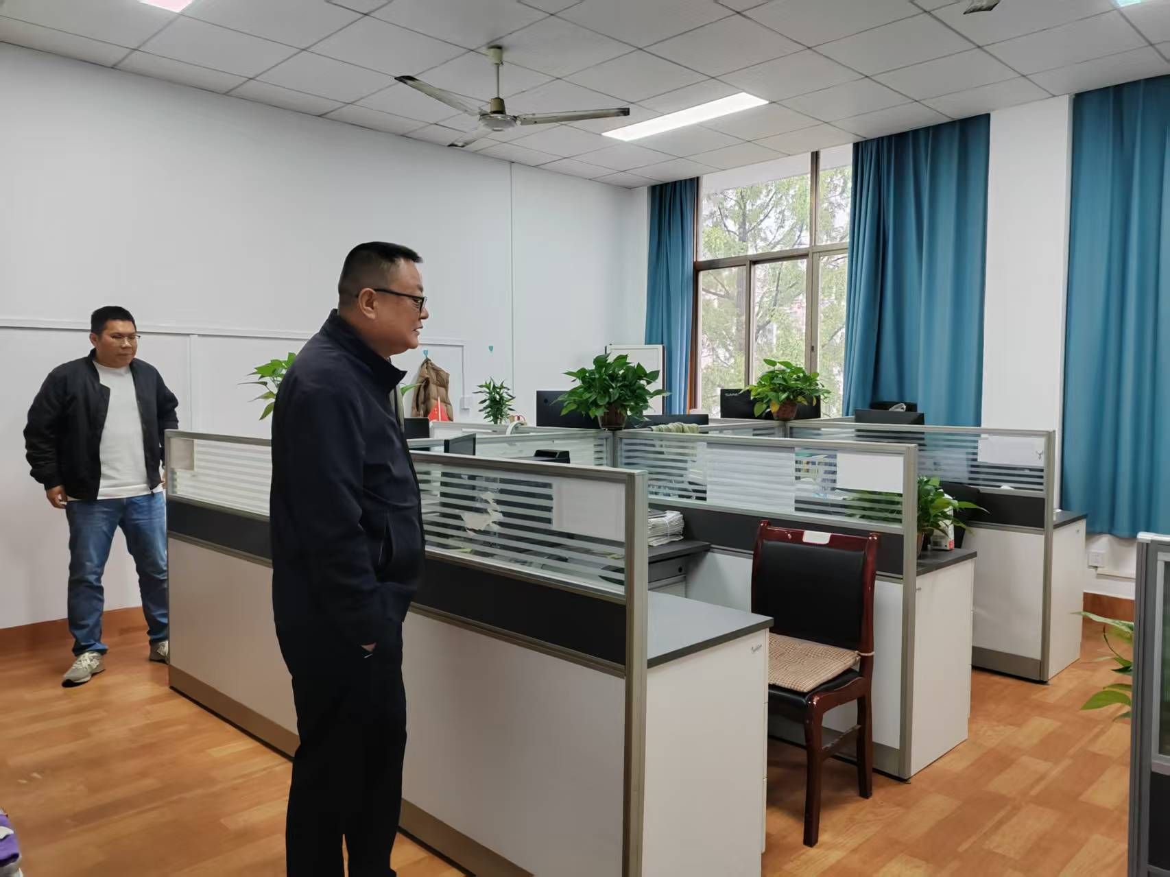 学院开展“办公及实验教学环境整治专项行动”